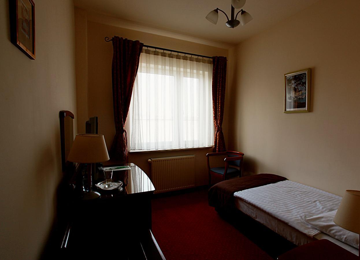 Hotel Sonex Częstochowa Exteriör bild